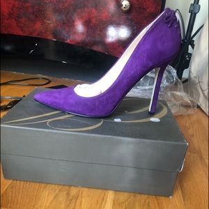 Never worn purple heels